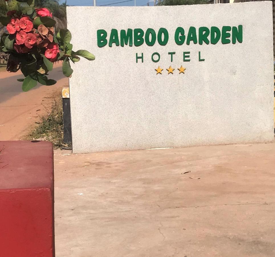 Bamboo Garden Hotel Серекунда Экстерьер фото